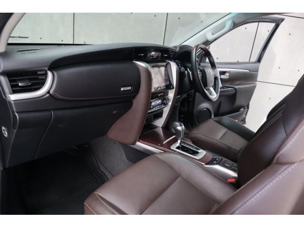 2018 Toyota Fortuner 2.4 V SUV AT  (ปี 15-18) B6983 รูปที่ 5